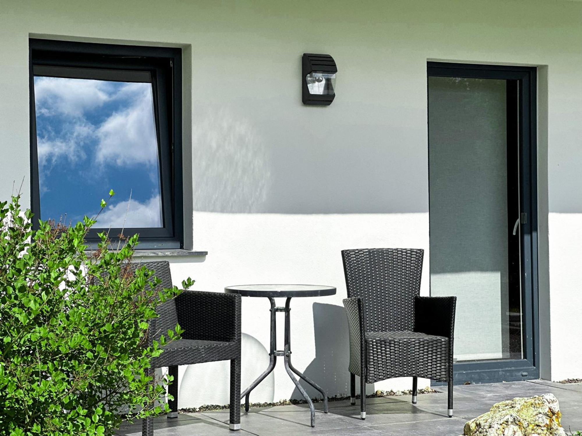 Gaestehotel Lucendi Premium Lounge Hohenleimbach エクステリア 写真