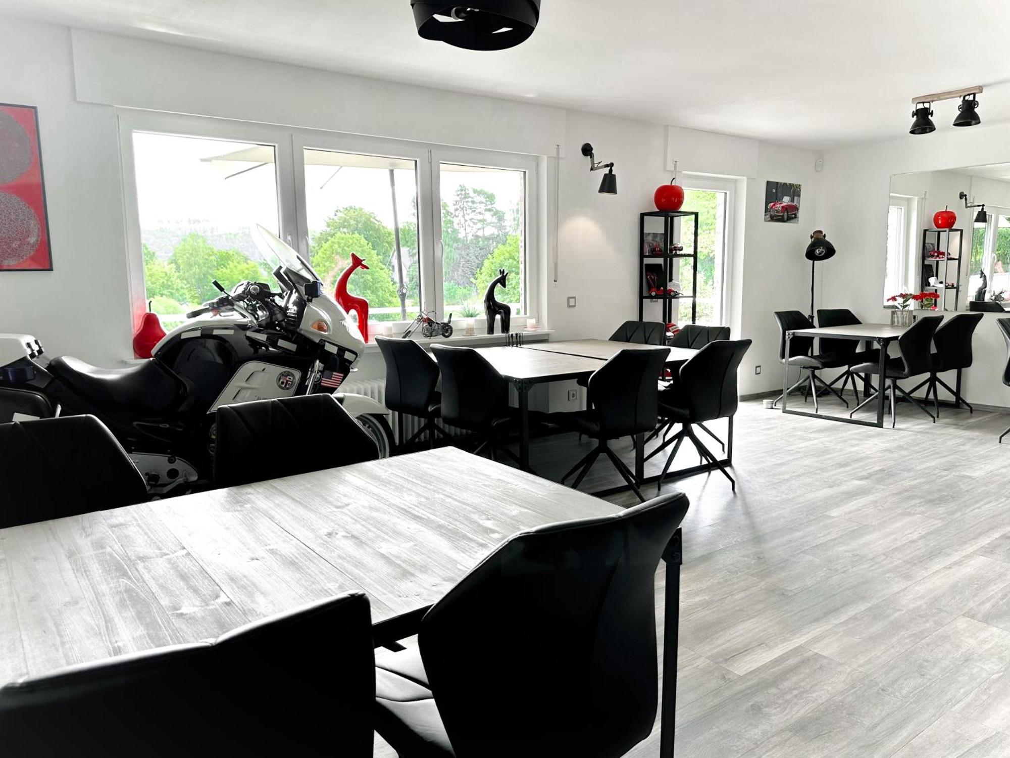 Gaestehotel Lucendi Premium Lounge Hohenleimbach エクステリア 写真