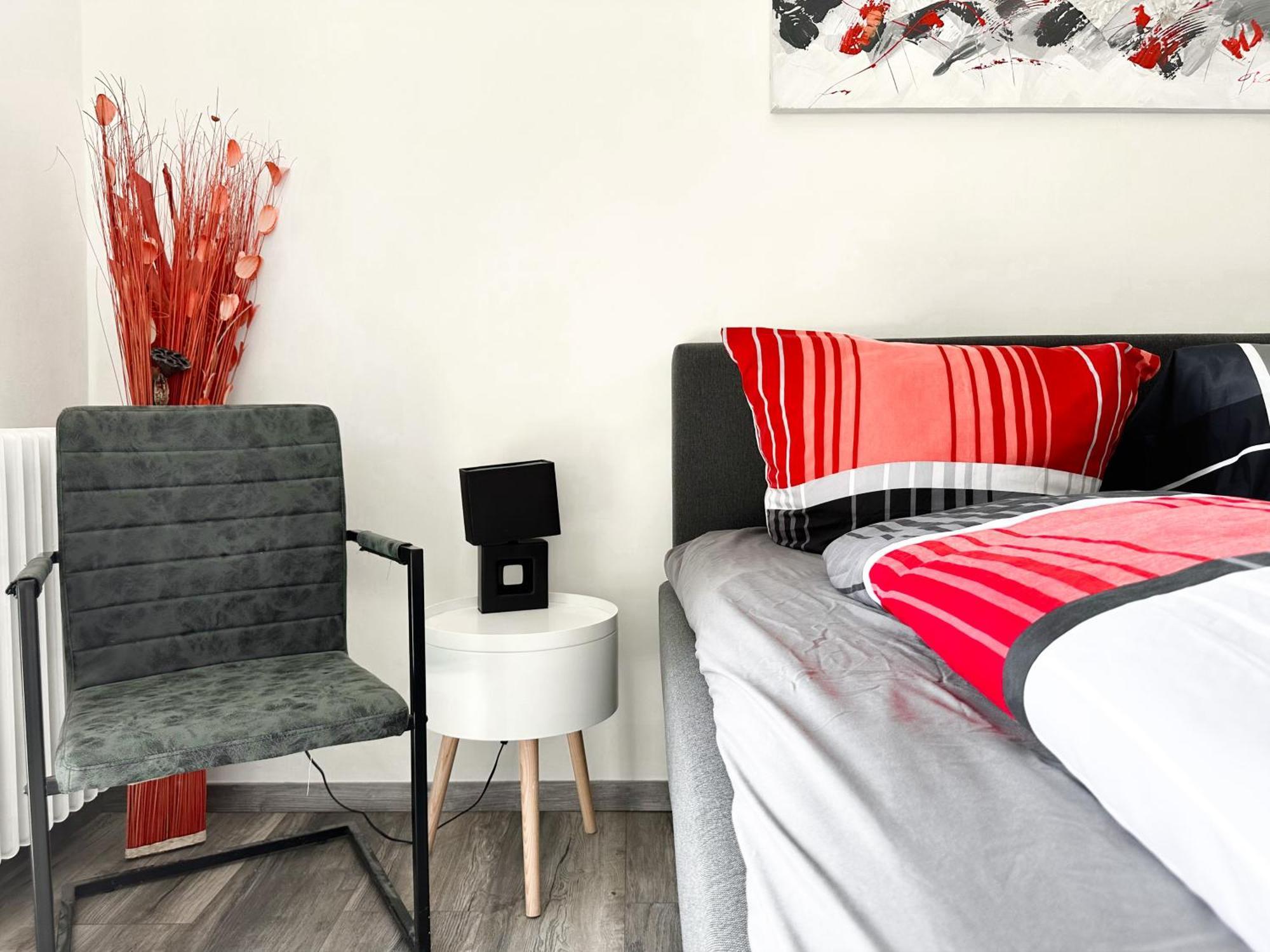 Gaestehotel Lucendi Premium Lounge Hohenleimbach エクステリア 写真