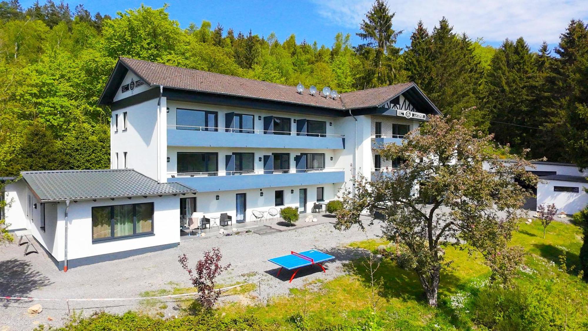 Gaestehotel Lucendi Premium Lounge Hohenleimbach エクステリア 写真