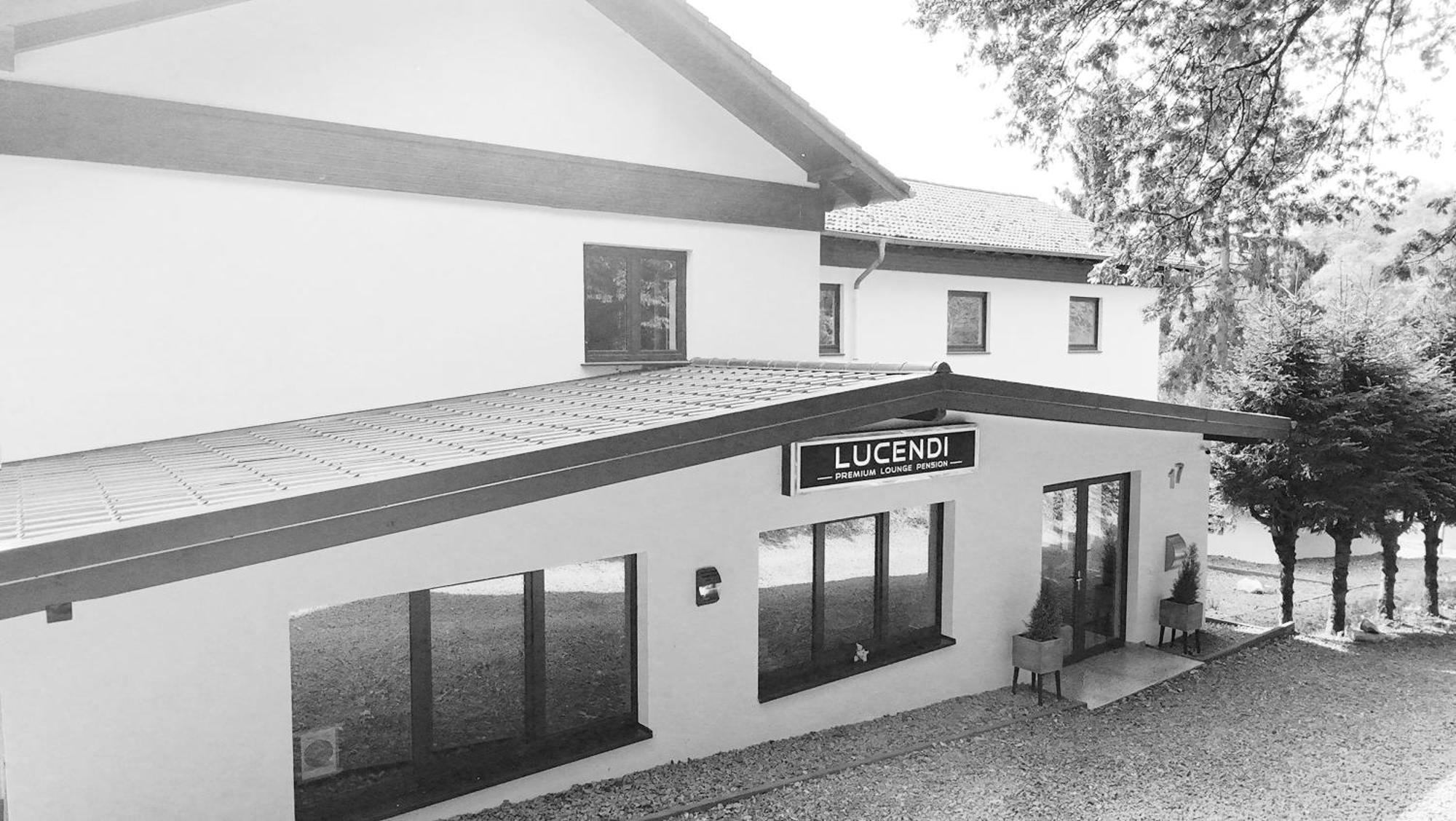 Gaestehotel Lucendi Premium Lounge Hohenleimbach エクステリア 写真