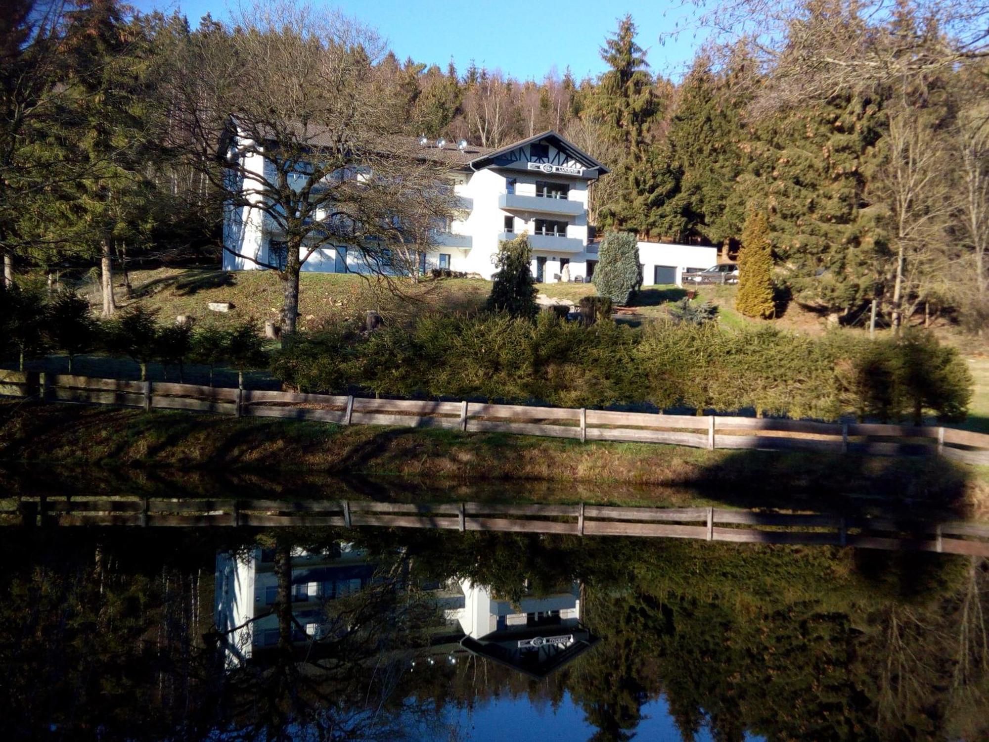 Gaestehotel Lucendi Premium Lounge Hohenleimbach エクステリア 写真